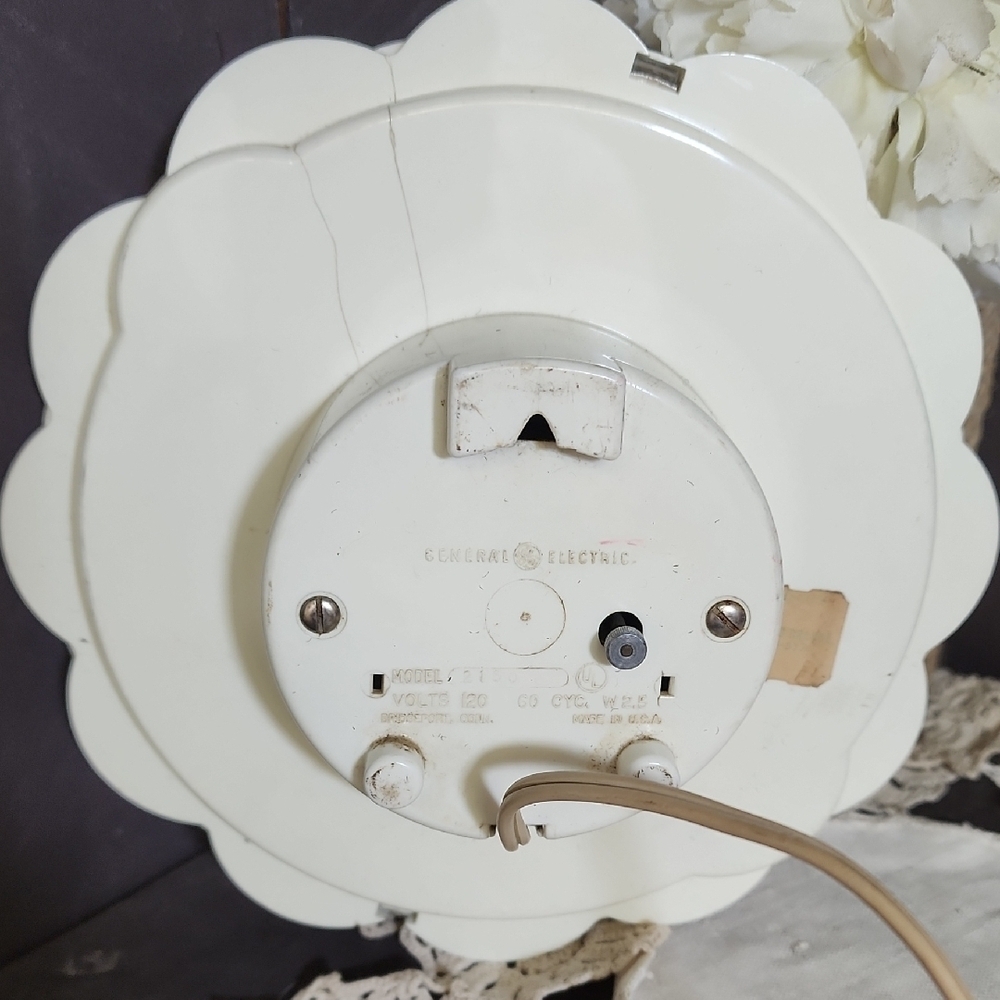 GE Vintage Cream Wall Clock - Picture 2 of 7